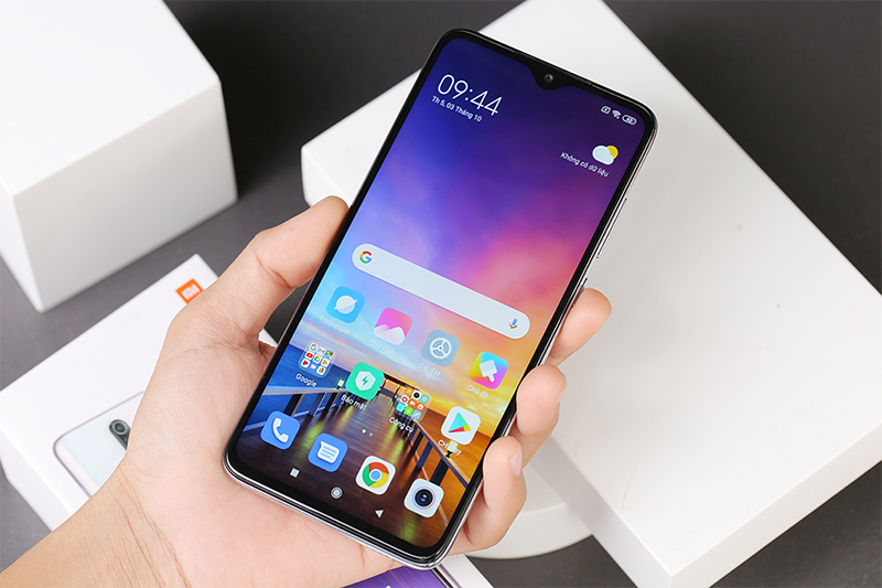 Điện thoại Xiaomi Redmi Note 8 Pro (6GB/128GB) | Cảm giác cầm nắm gọn gàng, dễ thao tác